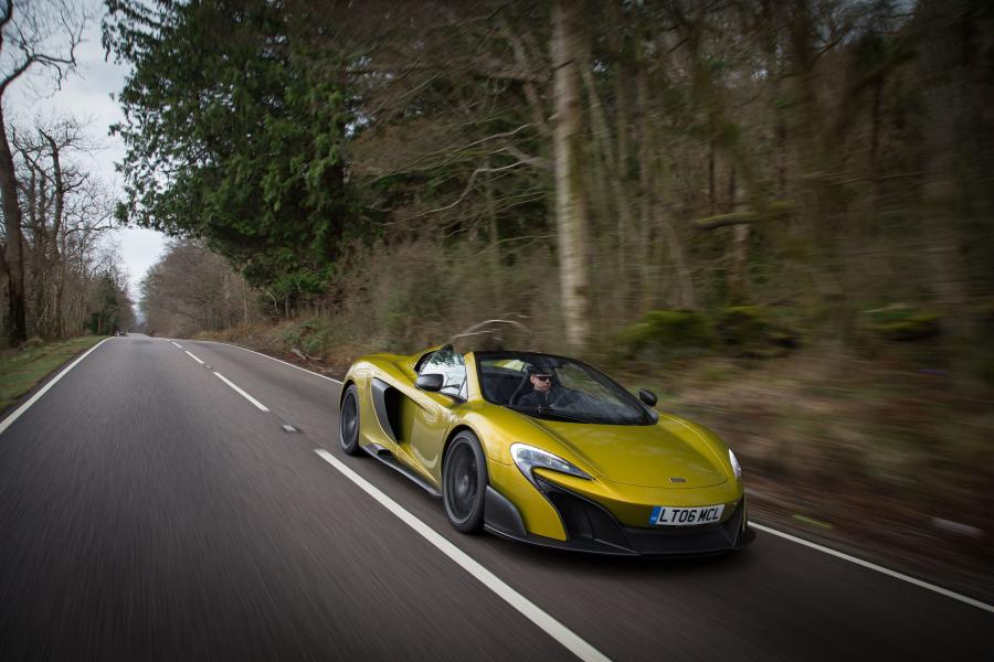  McLaren 675LT Spider 2016 года  (фото 12 из 28)
